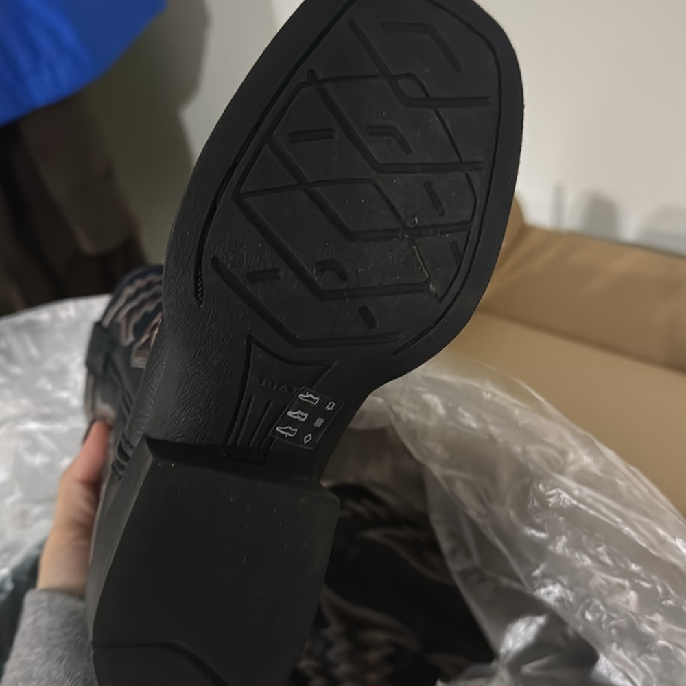 Ariat Tycoon - Picture 5 of 6